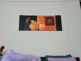 Live webcam model goldenlunafantasy on Soda Cams