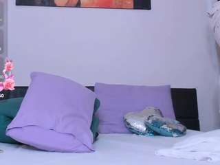 goldenlunafantasy's CamSoda show and profile