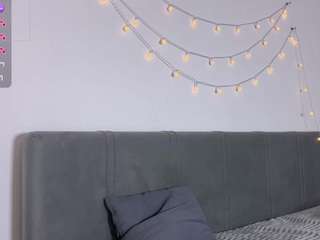 Live webcam model meow3chaa on Soda Cams