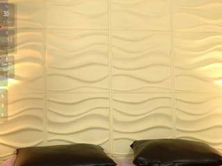 oriana-larsson Live Webcam on CamSoda