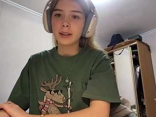 Live webcam model otilialingerfelter on Soda Cams