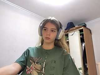 Live webcam model otilialingerfelter on Soda Cams