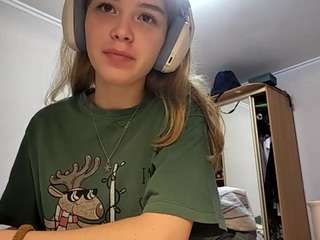 Live webcam model otilialingerfelter on Soda Cams