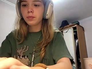 Live webcam model otilialingerfelter on Soda Cams