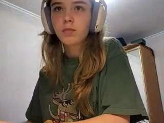 Live webcam model otilialingerfelter on Soda Cams