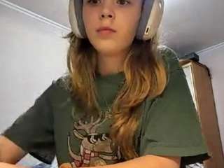 Live webcam model otilialingerfelter on Soda Cams