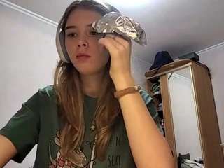 Live webcam model otilialingerfelter on Soda Cams