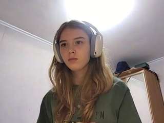 Live webcam model otilialingerfelter on Soda Cams