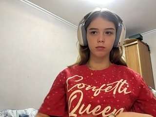 Live webcam model otilialingerfelter on Soda Cams