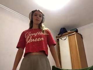 Live webcam model otilialingerfelter on Soda Cams