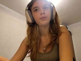 Live webcam model otilialingerfelter on Soda Cams