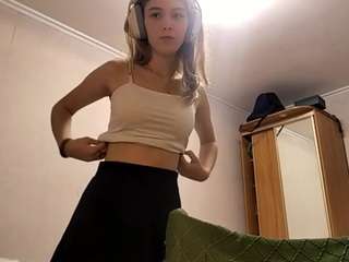 Live webcam model otilialingerfelter on Soda Cams