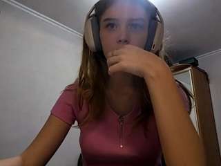 Live webcam model otilialingerfelter on Soda Cams