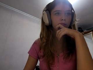 Live webcam model otilialingerfelter on Soda Cams