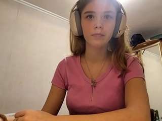 Live webcam model otilialingerfelter on Soda Cams