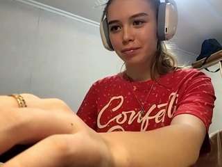 Live webcam model otilialingerfelter on Soda Cams