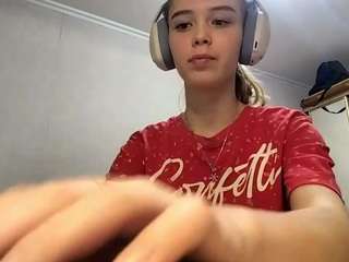 Live webcam model otilialingerfelter on Soda Cams