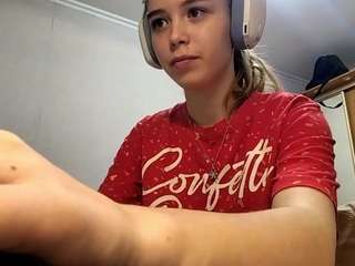 Live webcam model otilialingerfelter on Soda Cams