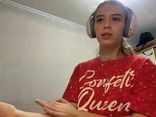 Live webcam model otilialingerfelter on Soda Cams