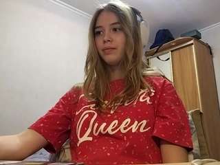 Live webcam model otilialingerfelter on Soda Cams