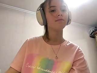 Live webcam model otilialingerfelter on Soda Cams