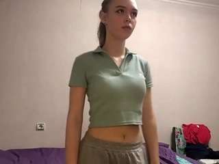 le modèle otilialingerfelter est en webcam porno dans un show sur le site camsoda, il possède les tags suivants: ahegao,solo,no smoking,normal,ass,public,sexy,shaved pussy,skinny,spank,nature,spanking,striptease,tease,teen 18,twerk,wet,yoga,young adult,no drinking