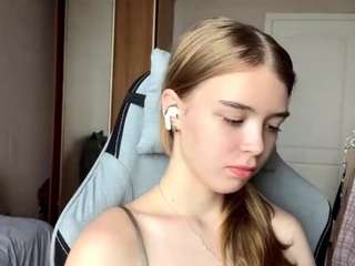 Live cam show with OtiliaLingerfelter