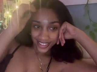Live webcam model prettyblackgal on Soda Cams
