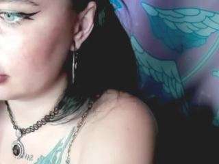 queenyaliss