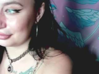 queenyaliss