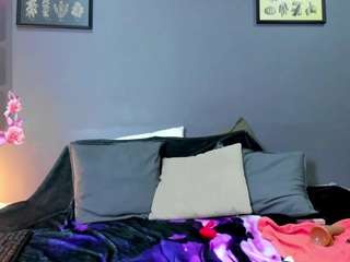 serenaalux's CamSoda show and profile