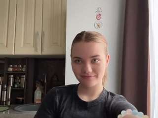 Live webcam model corinnedieffenbach on Soda Cams