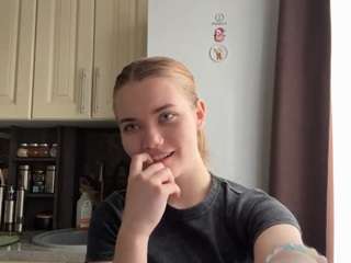 Live webcam model corinnedieffenbach on Soda Cams