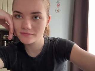 Live webcam model corinnedieffenbach on Soda Cams