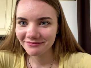 Live webcam model corinnedieffenbach on Soda Cams