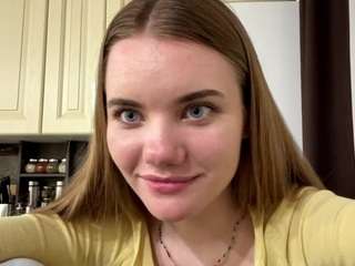 Live webcam model corinnedieffenbach on Soda Cams