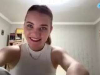 Live webcam model corinnedieffenbach on Soda Cams