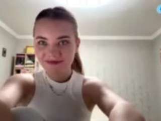 Live webcam model corinnedieffenbach on Soda Cams