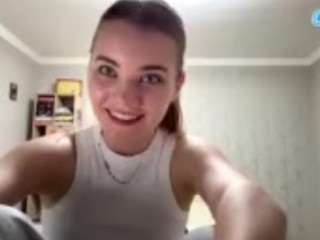 Live webcam model corinnedieffenbach on Soda Cams