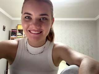 Live webcam model corinnedieffenbach on Soda Cams