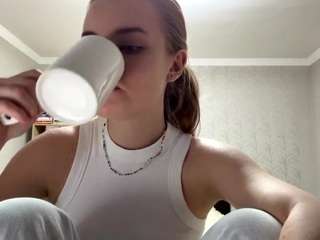 Live webcam model corinnedieffenbach on Soda Cams