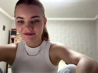 Live webcam model corinnedieffenbach on Soda Cams