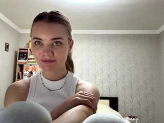 Live webcam model corinnedieffenbach on Soda Cams