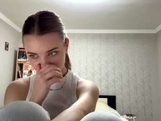 Live webcam model corinnedieffenbach on Soda Cams