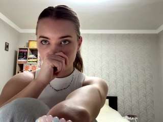 Live webcam model corinnedieffenbach on Soda Cams
