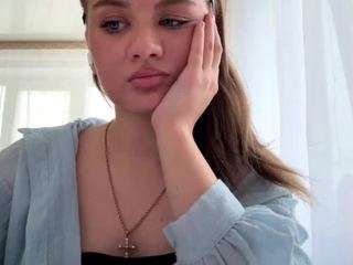 Live webcam model erinfoots on Soda Cams