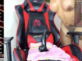 golden-explosivecum webcam