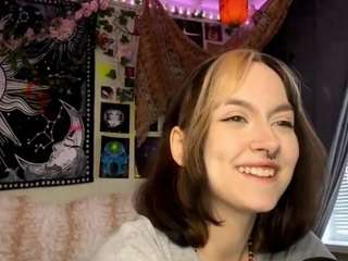 joanneleard's CamSoda show and profile