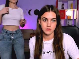 luna-wisper's CamSoda show and profile