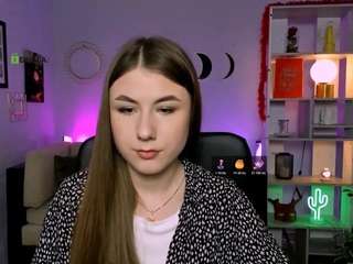 luna-wisper's CamSoda show and profile